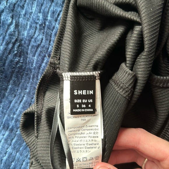 SHEIN Top - Picture 2 of 2